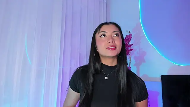  HAANNAH  online show from 12.13.25