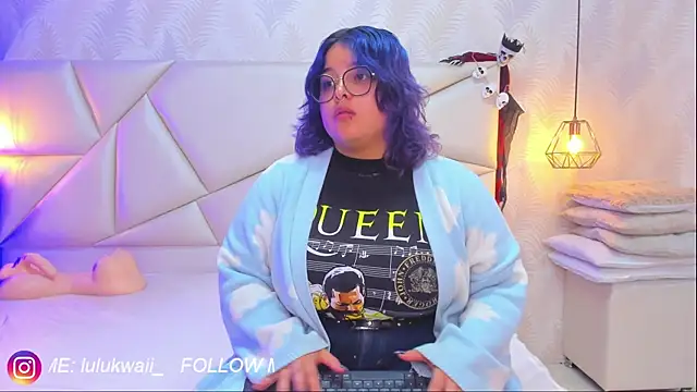 lulukawai16 online show from 10.29.25