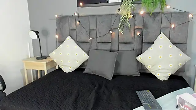 RiriiBrunette   online show from 11.12.25