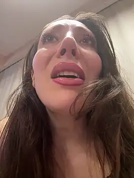 HellaryTourent online show from 02.02.26