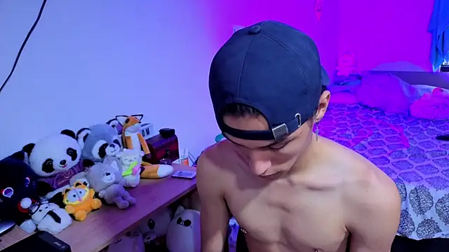 Snapshot of LuClawthorne_ chatting on 09.25.25 LuClawthorne online show from 09.25.25