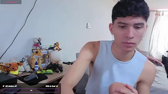 Snapshot of LuClawthorne_ chatting on 03.18.26 LuClawthorne online show from 03.18.26