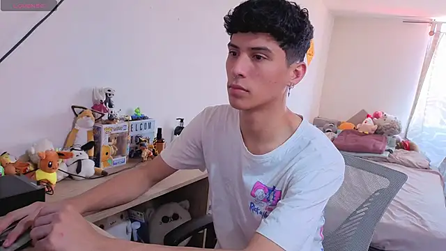 Snapshot of LuClawthorne_ chatting on 03.21.26 LuClawthorne online show from 03.21.26