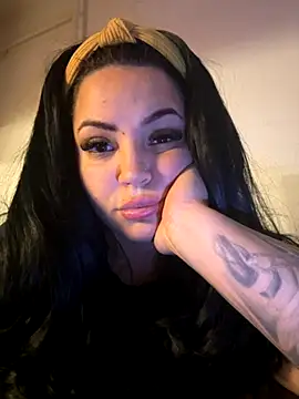 Snapshot of sexybunny18255 chatting on 10.06.25 sexybunny18255 online show from 10.06.25