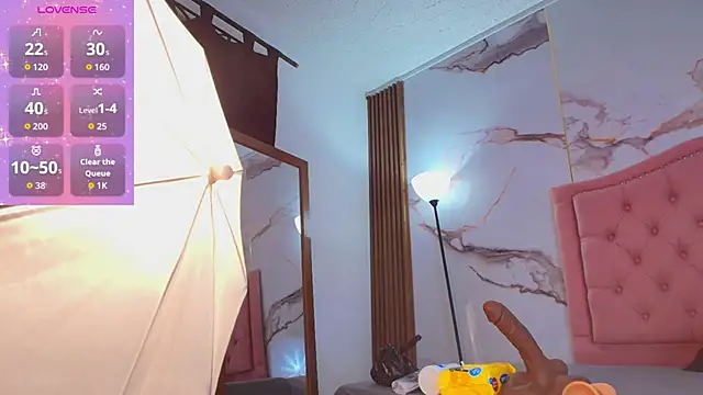 AlyaThompson online show from 11.11.25