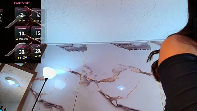 AlyaThompson online show from 12.14.25