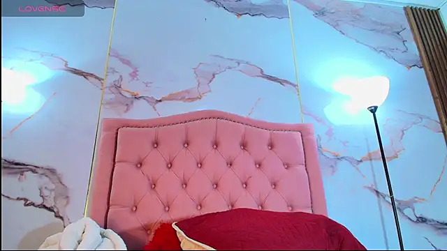 AlyaThompson online show from 02.28.26