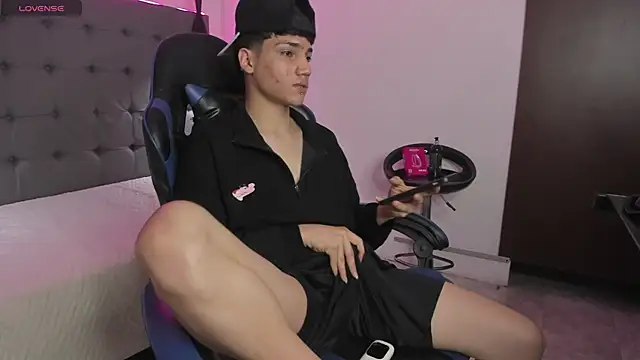 SamBlack  online show from 04.10.26