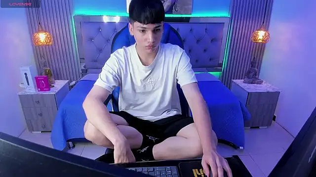 Snapshot of SamBlack_ chatting on 07.21.26 SamBlack online show from 07.21.26