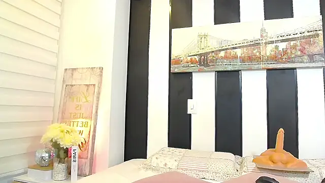 ParisRoux online show from 10.25.25