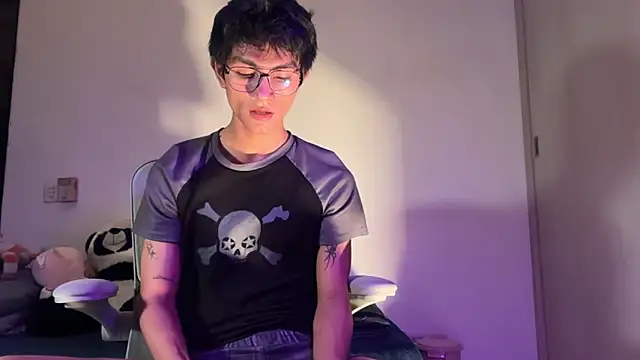 Snapshot of Angel_bunny2 chatting on 09.11.25 Angel bunny2 online show from 09.11.25