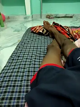 RAYI Queen 4 online show from 02.14.26