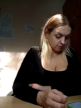 Ami Foxy online show from 10.07.25