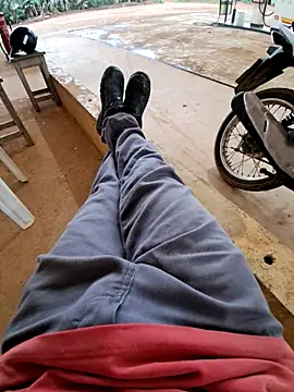 Snapshot of Negodabenga chatting on 11.15.25 Negodabenga online show from 11.15.25