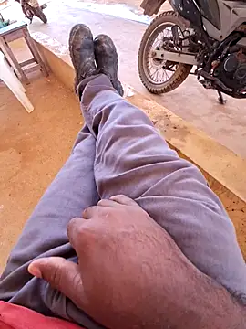 Snapshot of Negodabenga chatting on 11.27.25 Negodabenga online show from 11.27.25