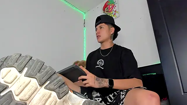 Mateo Escobar online show from 11.18.25