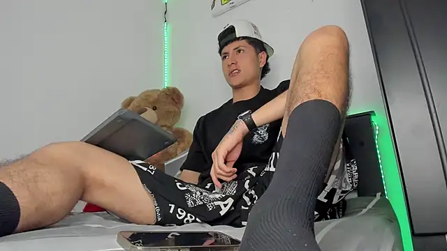 Mateo Escobar online show from 11.27.25