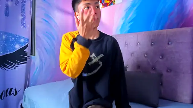 MaxiWildd online show from 12.05.25