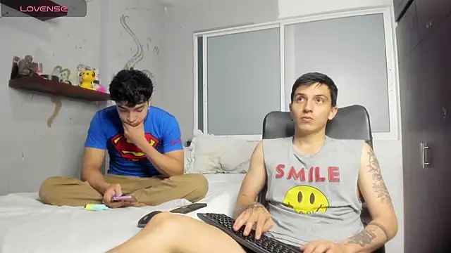 Snapshot of Noxx_starkK chatting on 10.13.25 Noxx starkK online show from 10.13.25