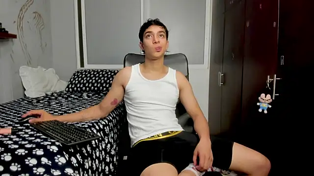 Snapshot of Noxx_starkK chatting on 11.16.25 Noxx starkK online show from 11.16.25