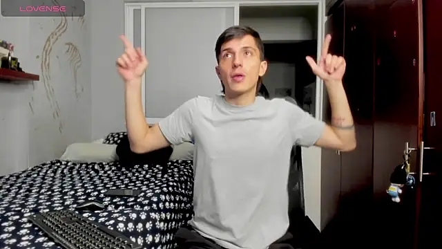 Snapshot of Noxx_starkK chatting on 11.22.25 Noxx starkK online show from 11.22.25