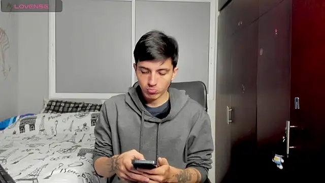 Snapshot of Noxx_starkK chatting on 11.29.25 Noxx starkK online show from 11.29.25