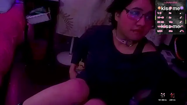 Snapshot of Ftm_Bunny chatting on 12.14.25 Ftm Bunny online show from 12.14.25