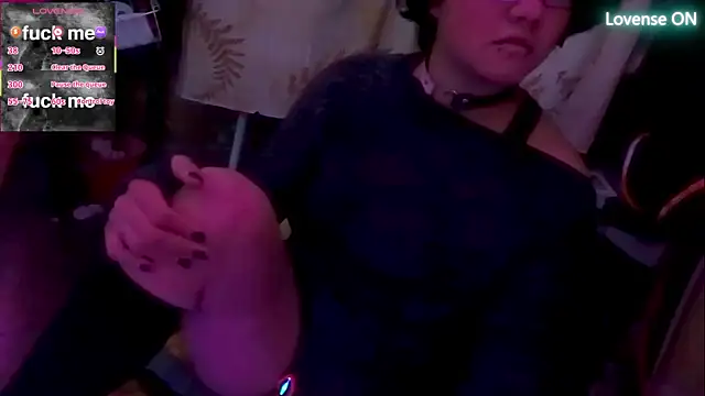 Snapshot of Ftm_Bunny chatting on 12.17.25 Ftm Bunny online show from 12.17.25