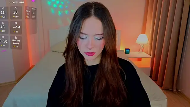 Snapshot of Adetta chatting on 11.13.25 Adetta online show from 11.13.25