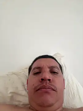 Snapshot of michael877675 chatting on 09.25.25 michael877675 online show from 09.25.25