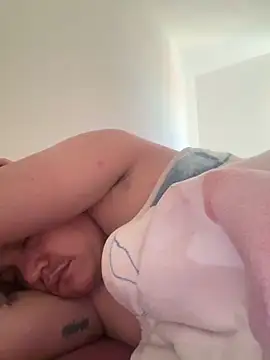 Snapshot of michael877675 chatting on 10.01.25 michael877675 online show from 10.01.25