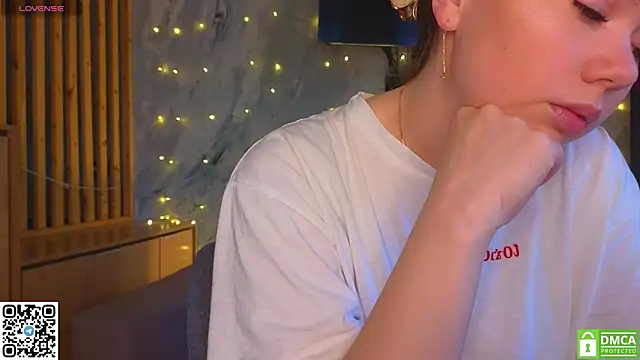 Snapshot of miss_bubbles_ chatting on 05.21.26 miss bubbles online show from 05.21.26