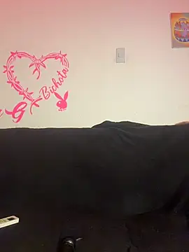 Snapshot of Valen_G111 chatting on 12.05.25 Valen G111 online show from 12.05.25