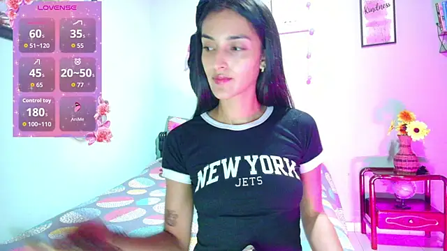 Snapshot of angelic_coral chatting on 11.03.25 angelic coral online show from 11.03.25