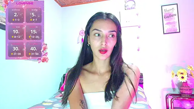 Snapshot of angelic_coral chatting on 11.05.25 angelic coral online show from 11.05.25