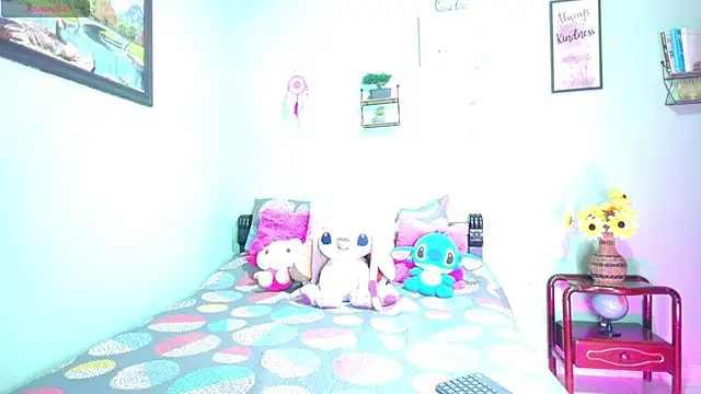 Snapshot of angelic_coral chatting on 11.08.25 angelic coral online show from 11.08.25