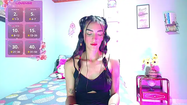 Snapshot of angelic_coral chatting on 11.15.25 angelic coral online show from 11.15.25