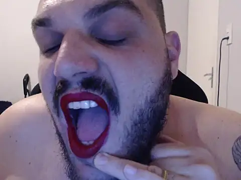 Brsecretbear online show from 09.09.25