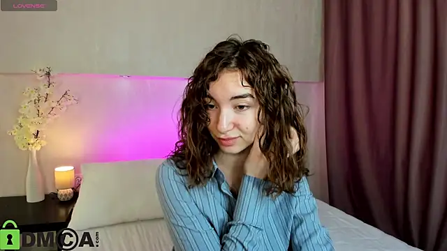 Snapshot of Adelina_Bliss chatting on 11.08.25 Adelina Bliss online show from 11.08.25