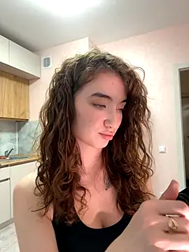 Snapshot of Adelina_Bliss chatting on 11.21.25 Adelina Bliss online show from 11.21.25