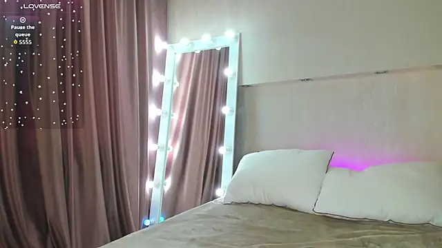 Adelina Bliss online show from 04.02.26