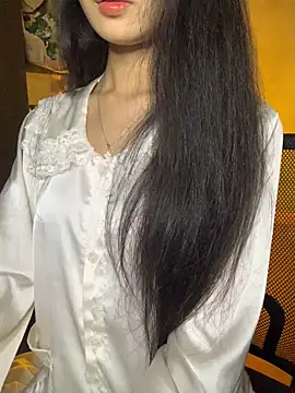 Nhinhi18 online show from 11.23.25