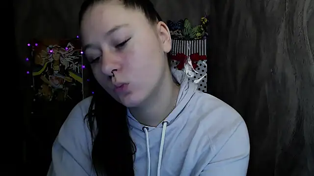 Snapshot of Linda_S_ chatting on 11.11.25 Linda S online show from 11.11.25