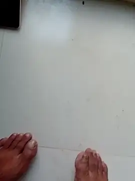 Snapshot of hackyourpussy@xh chatting on 10.28.25 hackyourpussyxh online show from 10.28.25