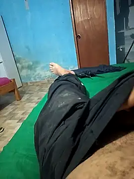 Snapshot of Frank0021 chatting on 10.30.25 Frank0021 online show from 10.30.25