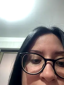 Snapshot of lucy_grey25 chatting on 09.24.25 lucy grey25 online show from 09.24.25