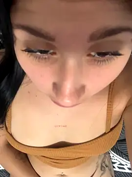 Snapshot of lucy_grey25 chatting on 11.03.25 lucy grey25 online show from 11.03.25