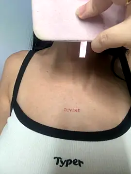 Snapshot of lucy_grey25 chatting on 11.09.25 lucy grey25 online show from 11.09.25