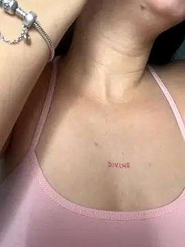 Snapshot of lucy_grey25 chatting on 12.02.25 lucy grey25 online show from 12.02.25