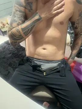 Snapshot of AnimistEquity chatting on 11.12.25 AnimistEquity online show from 11.12.25